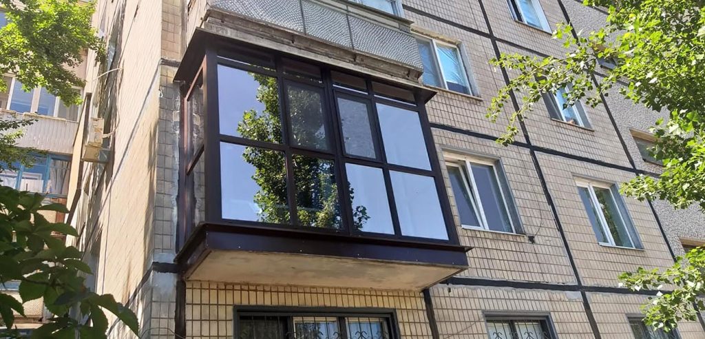 Балкон під ключ: переваги послуги та вибір фахівців у Кривому Розі Балкон під ключ